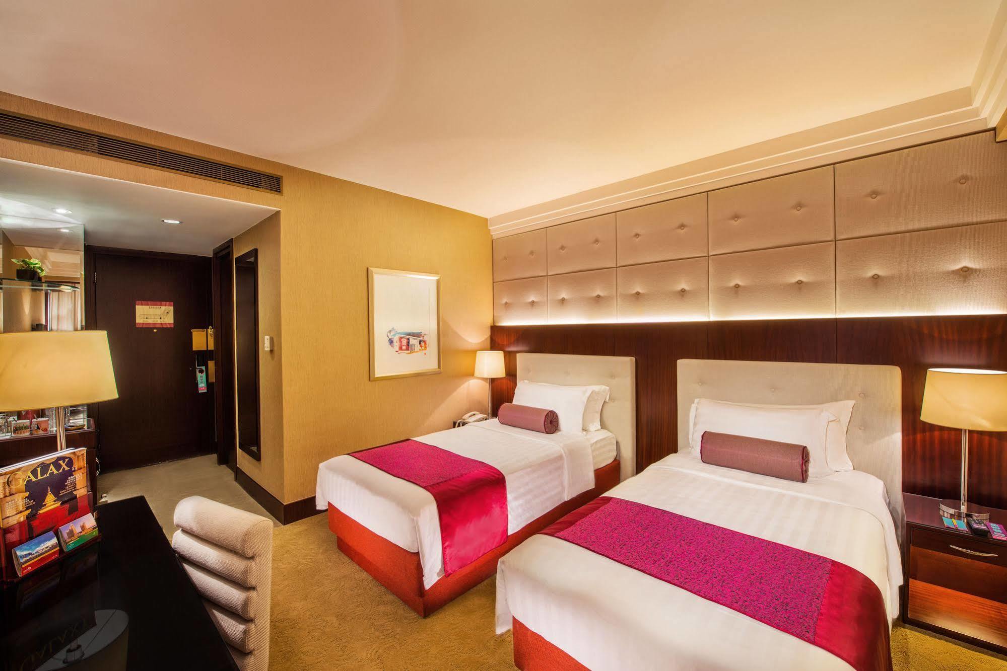 Broadway Hotel Macau Exterior photo